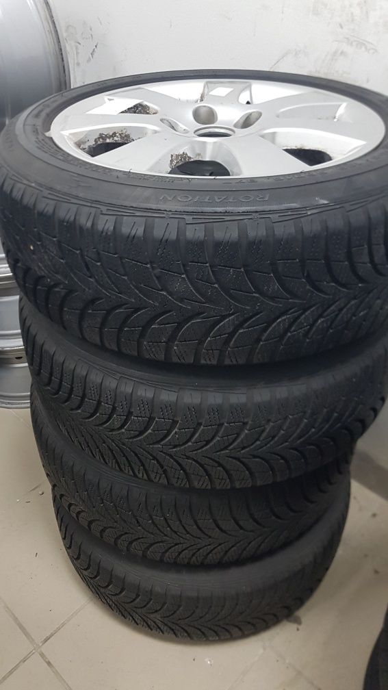 Комплект зимових  колес на дісках  195/55 R 16  Coodyear