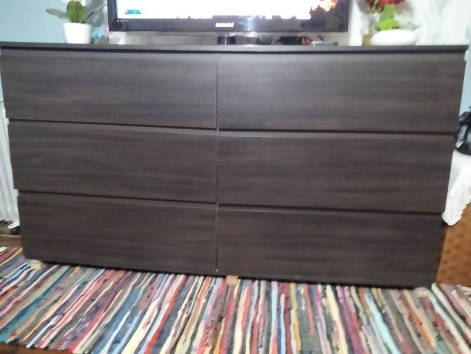 Móvel com gavetas para arrumação