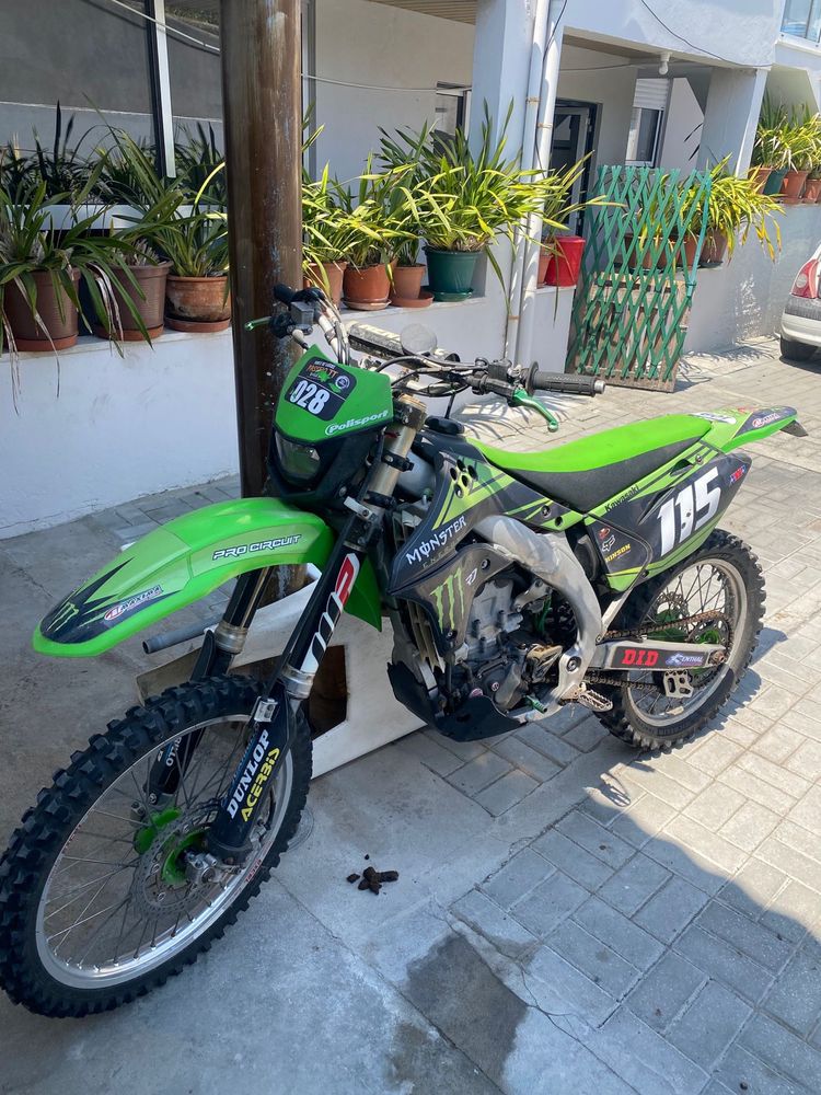 Kawasaki KXF 450 (matriculada)