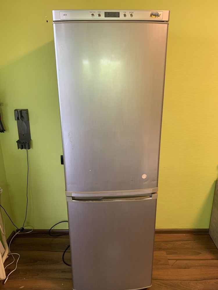 Холодильник Samsung RL 28 DBSW
