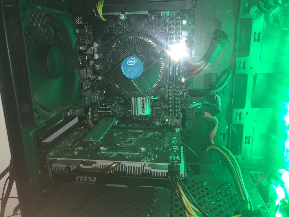 Komputer  GTX1650  i3 10100f  16 gb ram