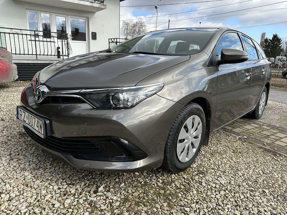 Toyota Auris 1.6 Kombi Benzyna + LPG 2018r