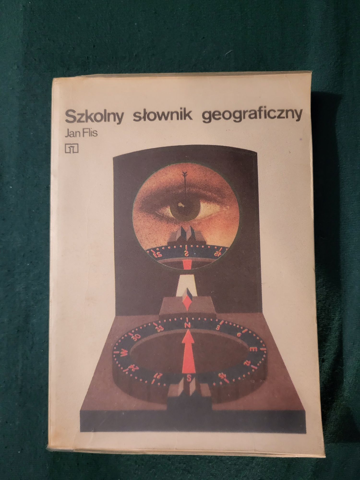 Szkolny słownik geograficzny