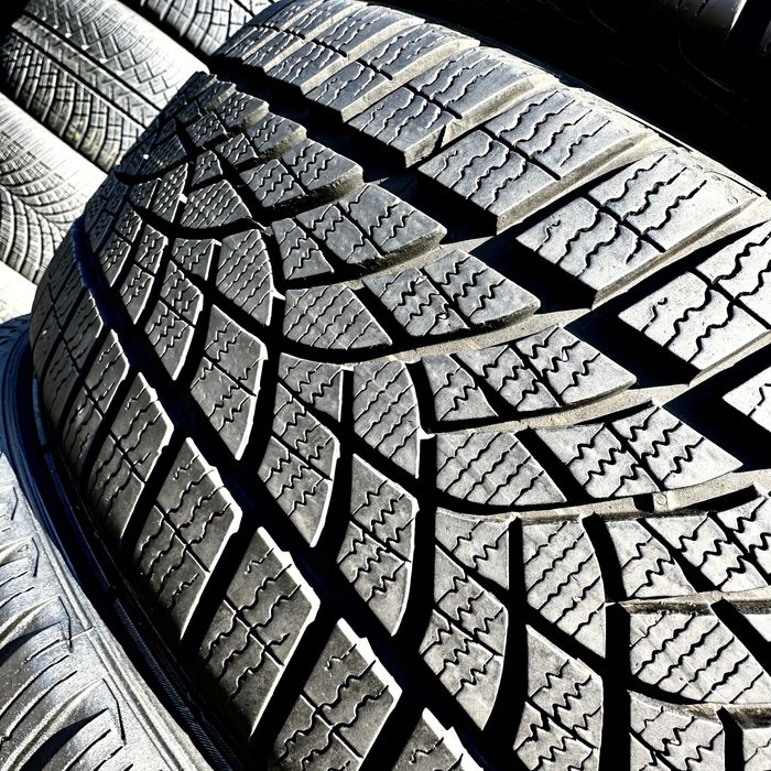 205/45/18 Goodyear UltraGrip Performance | 99%остаток | зимние шины