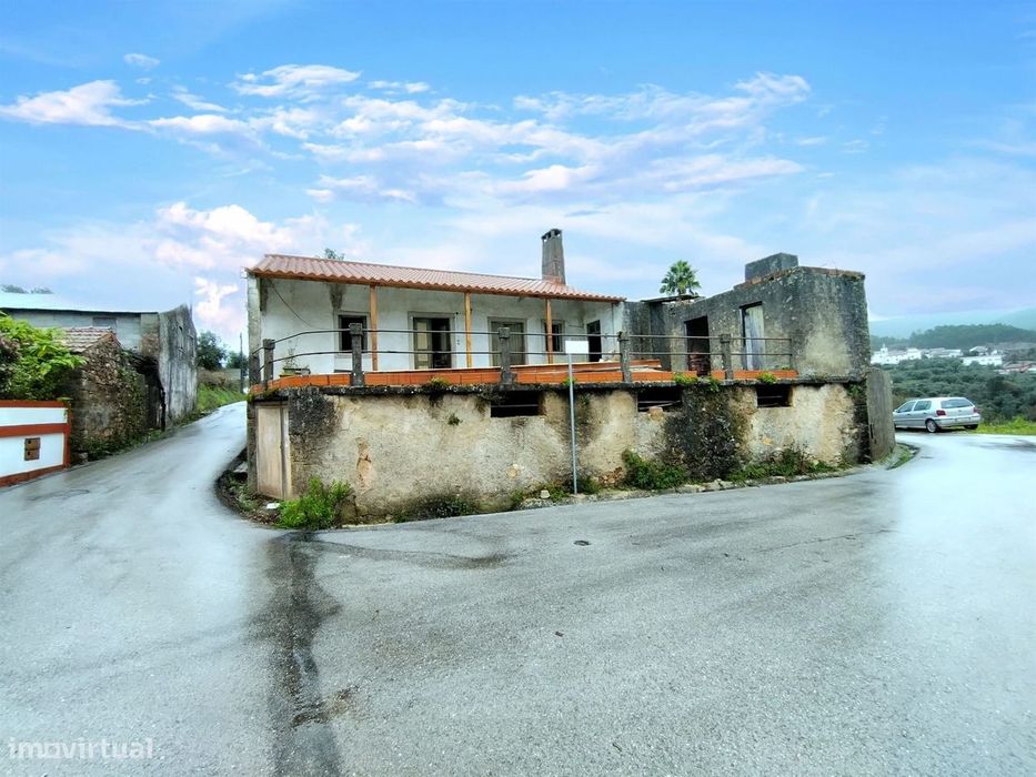 Moradia para restaurar / Viavai / Penela / Coimbra