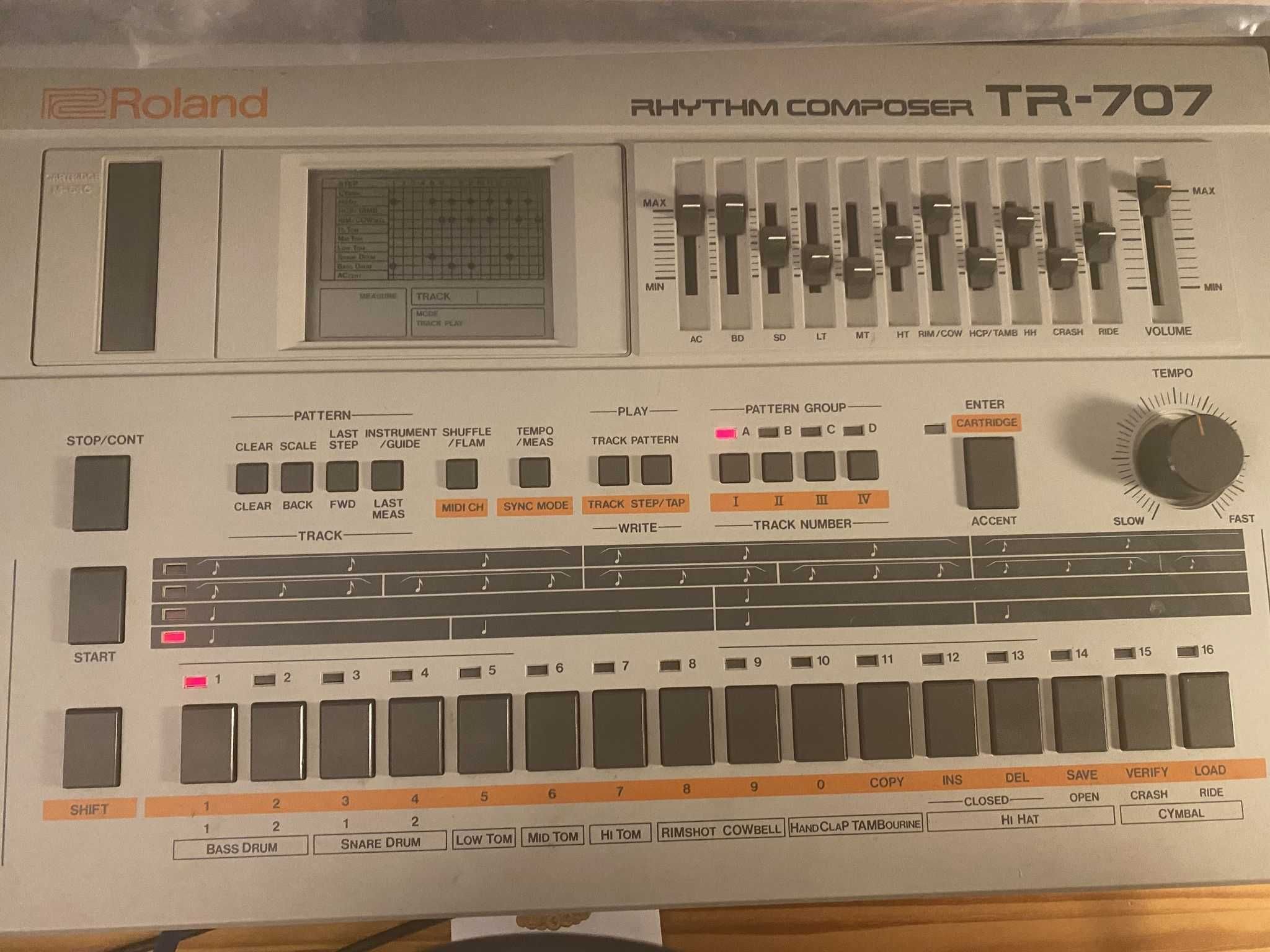 Roland TR707 automat perkusyjny - chwilowo niższa cena