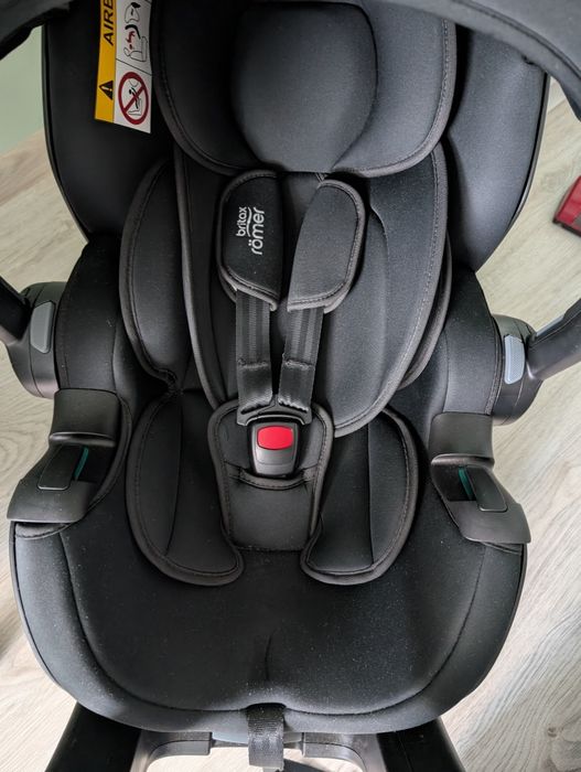 Fotelik samochodowy Britax Romer z bazą obrotową