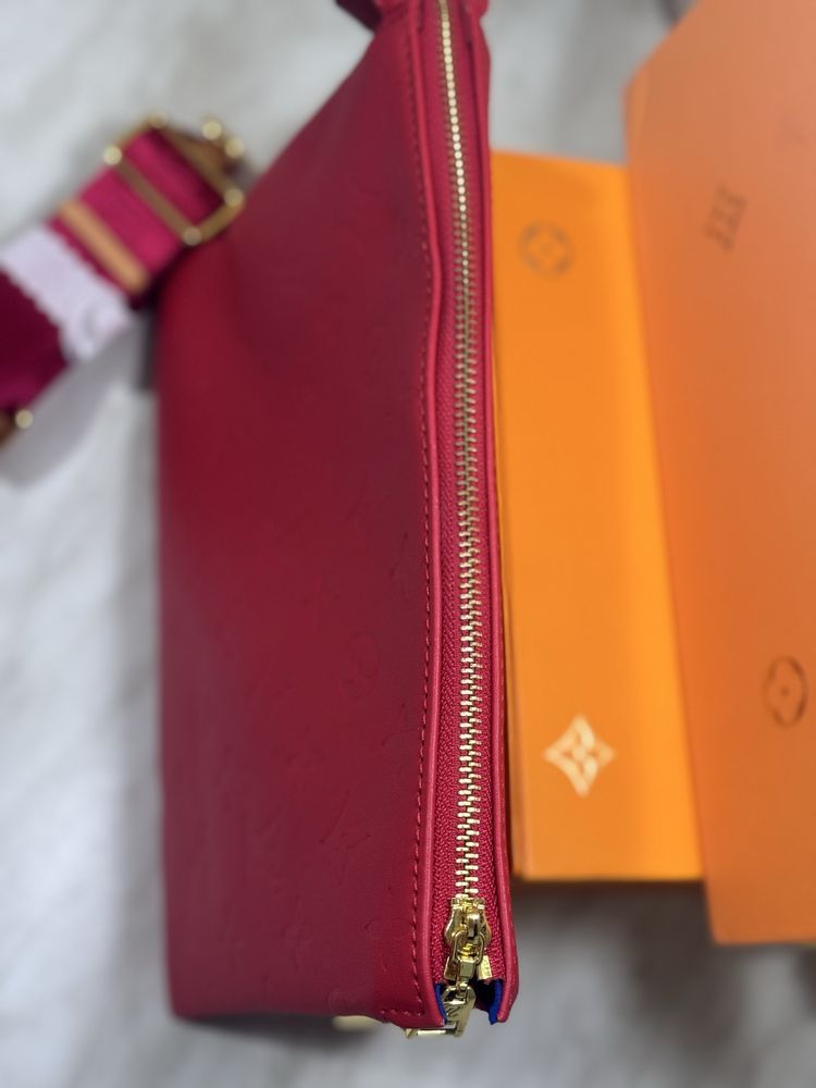 Сумка кросбоди LV coussin в наличии