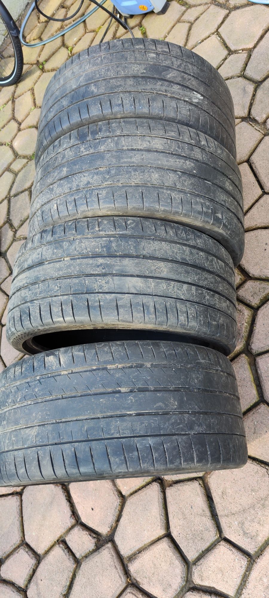 Michelin pilot sport 4s  285/30-21