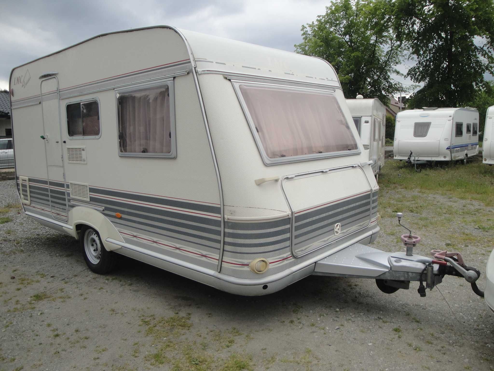 Zarezerwowana!  Lmc  ,waga Dmc 1200 kg , wc , namiot pełen łóżko