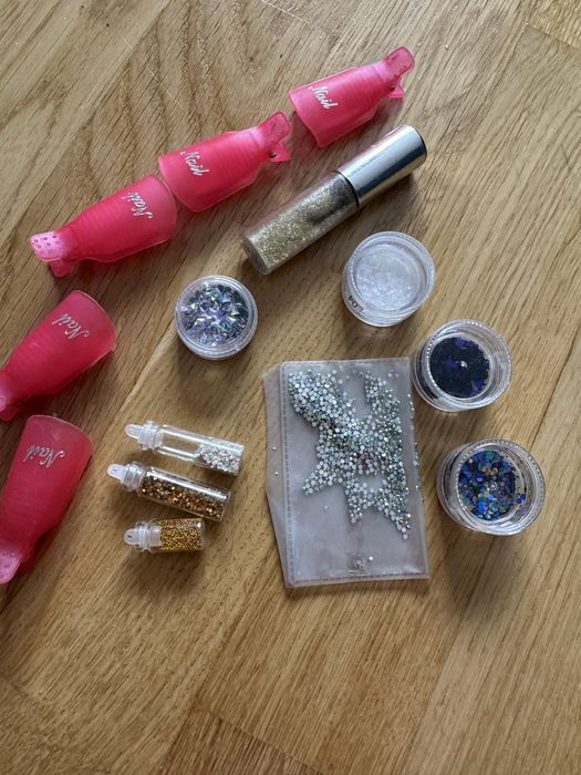 Продам стрази, каміння та блискавки