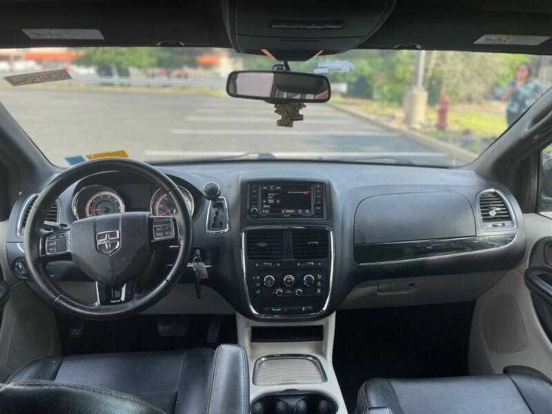 2017 Dodge Caravan