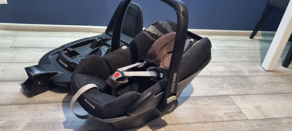 Sprzedam fotelik z bazą isofix marki Maxi Cosi