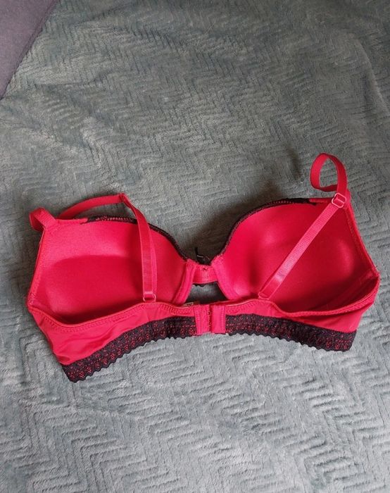 Stanik czerwony Carry 75C