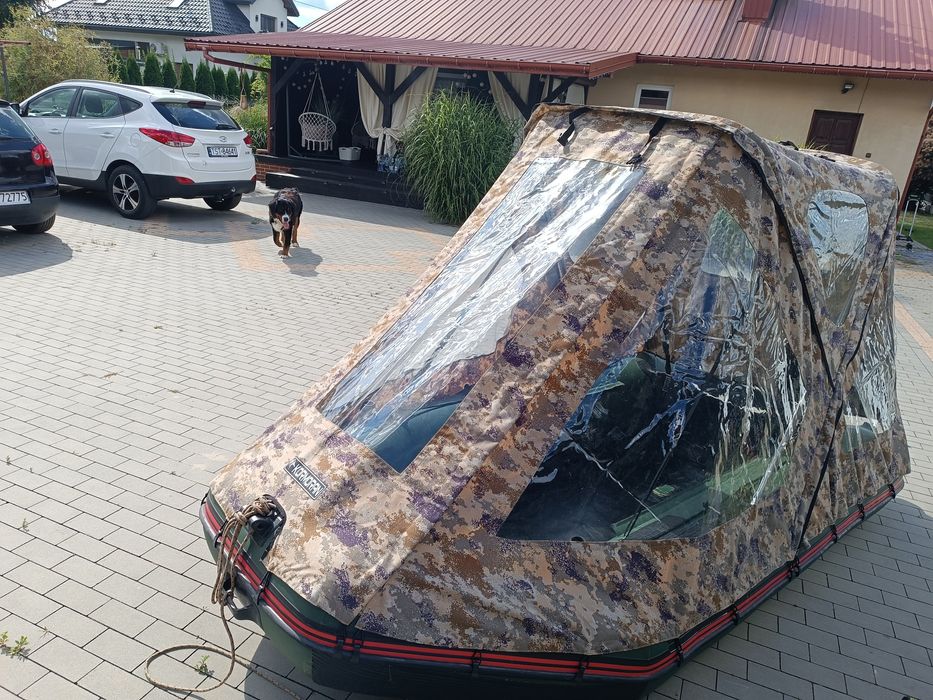 Ponton kormoran wraz z silnikiem.
