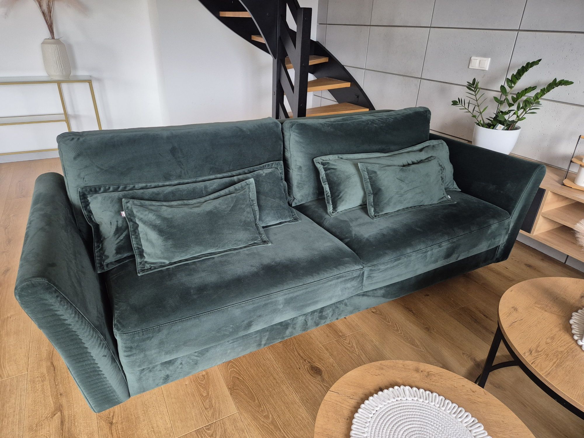 Zielona sofa 3 osobowa rozkładana z pojemnikiem welur MP Nidzica