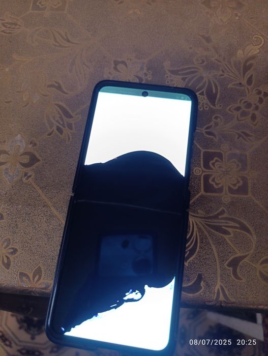 Смартфон Motorola RAZR 40 8/256GB