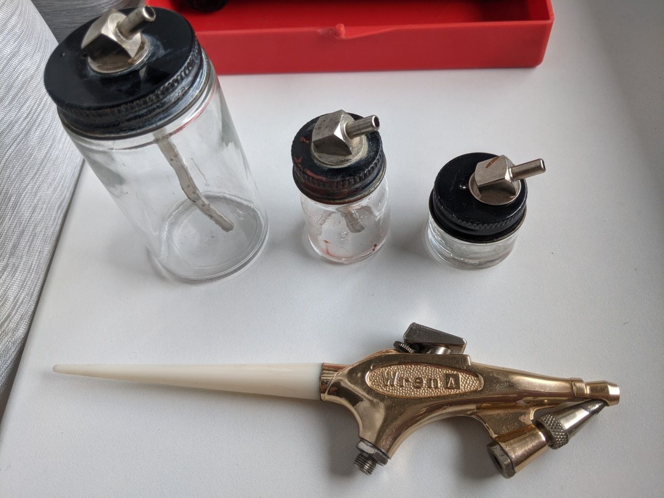 Pistolet do malowania aerografem Wren Model A firmy Binks