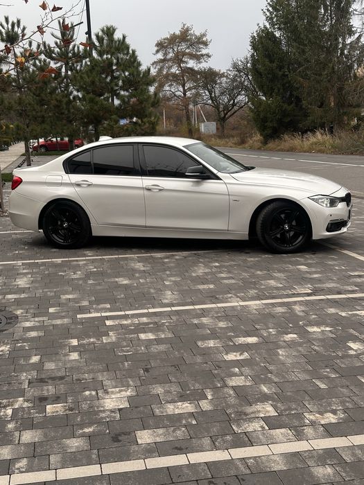 BMW F30 318d 2012