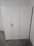 Armário branco de 3 portas