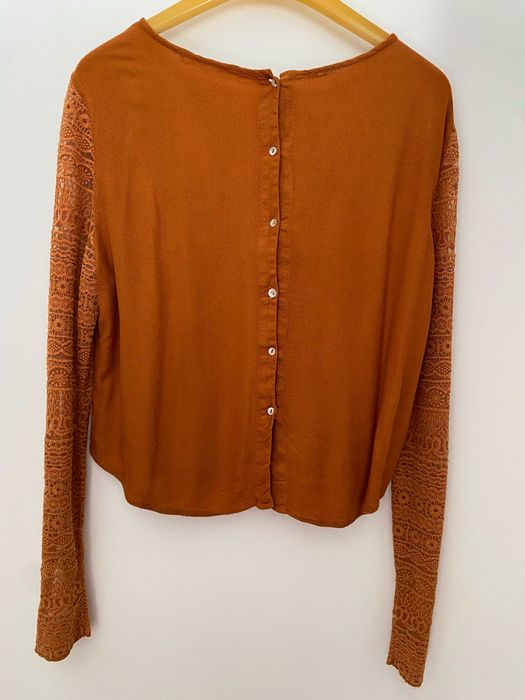 Blusa de manga rendilhada da Lefties