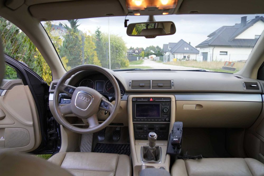 Audi A4 B7 uszkodzony