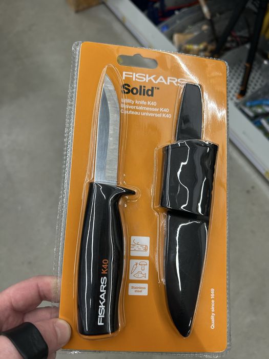 Ніж Fiskars фіскарс з точилом у чохлі Оригінал