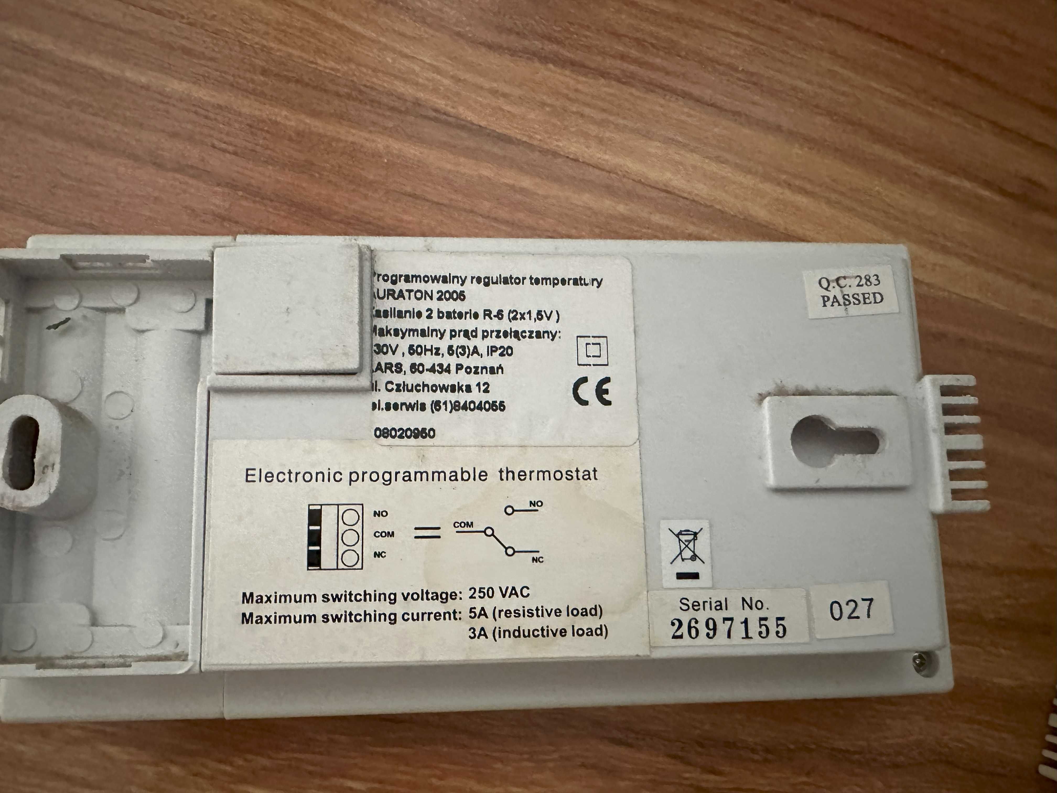 Salus programowany regulator temperatury-tygodniowy + Auraton 5 sztuk