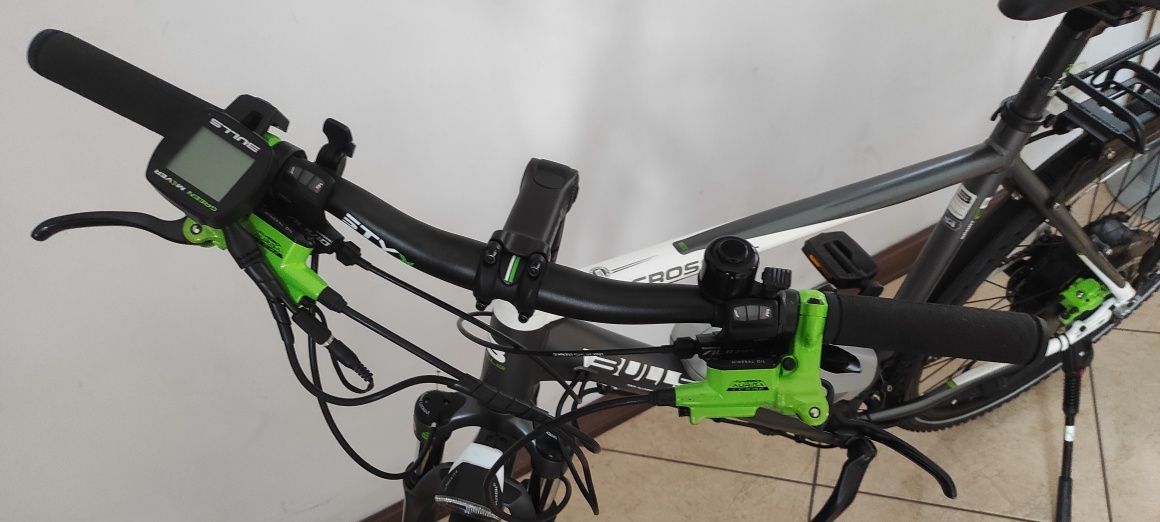 Rower elektryczny Bulls/DeoreXT/Jak nowy/Mały przebieg/Koła 28