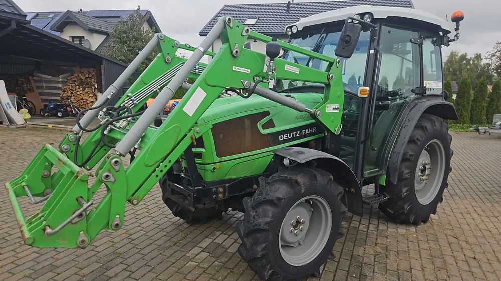Deutz-Fahr 4070E  Ciągnik rolniczy Deutz-Fahr 4070 E z ładowaczem
