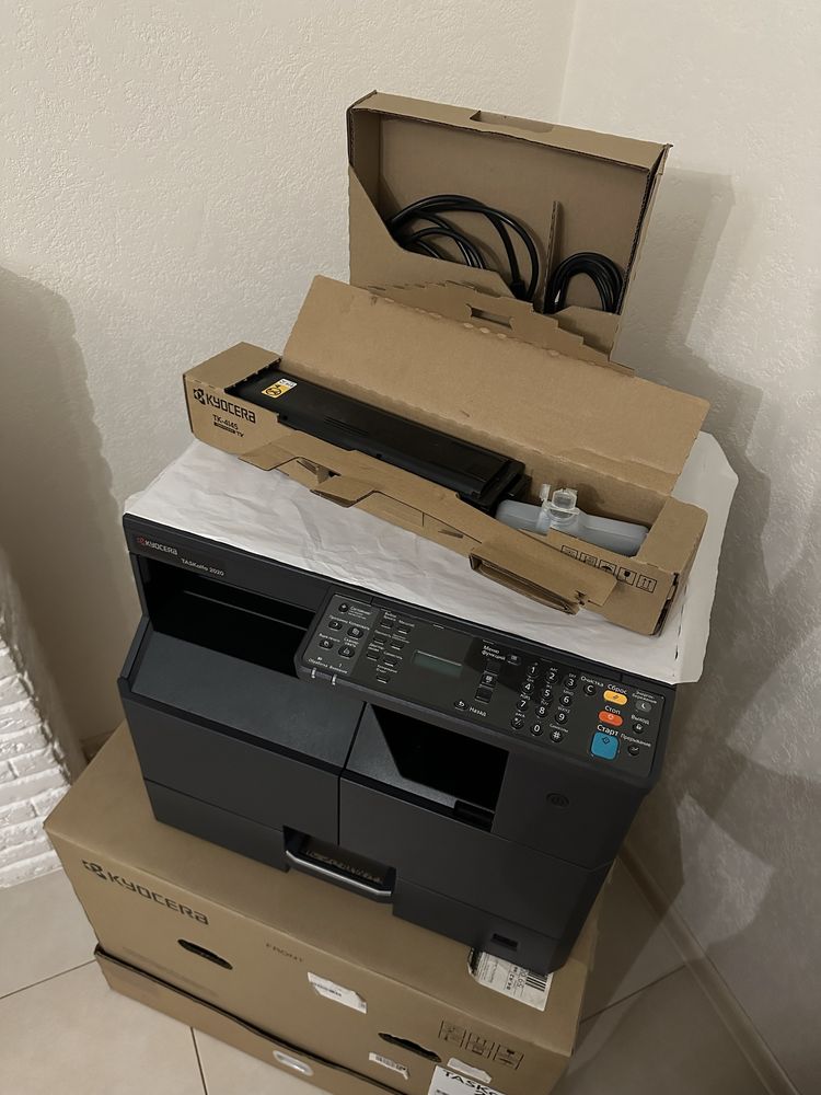 МФУ Kyocera TASKalfa 2020