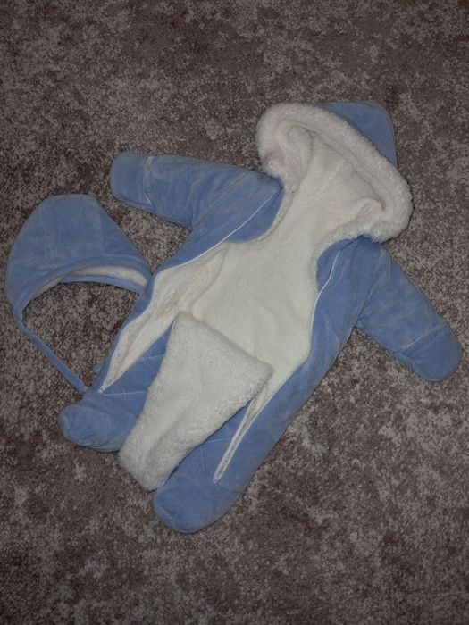 Новий дитячий зимовий комбінезон для хлопчика.