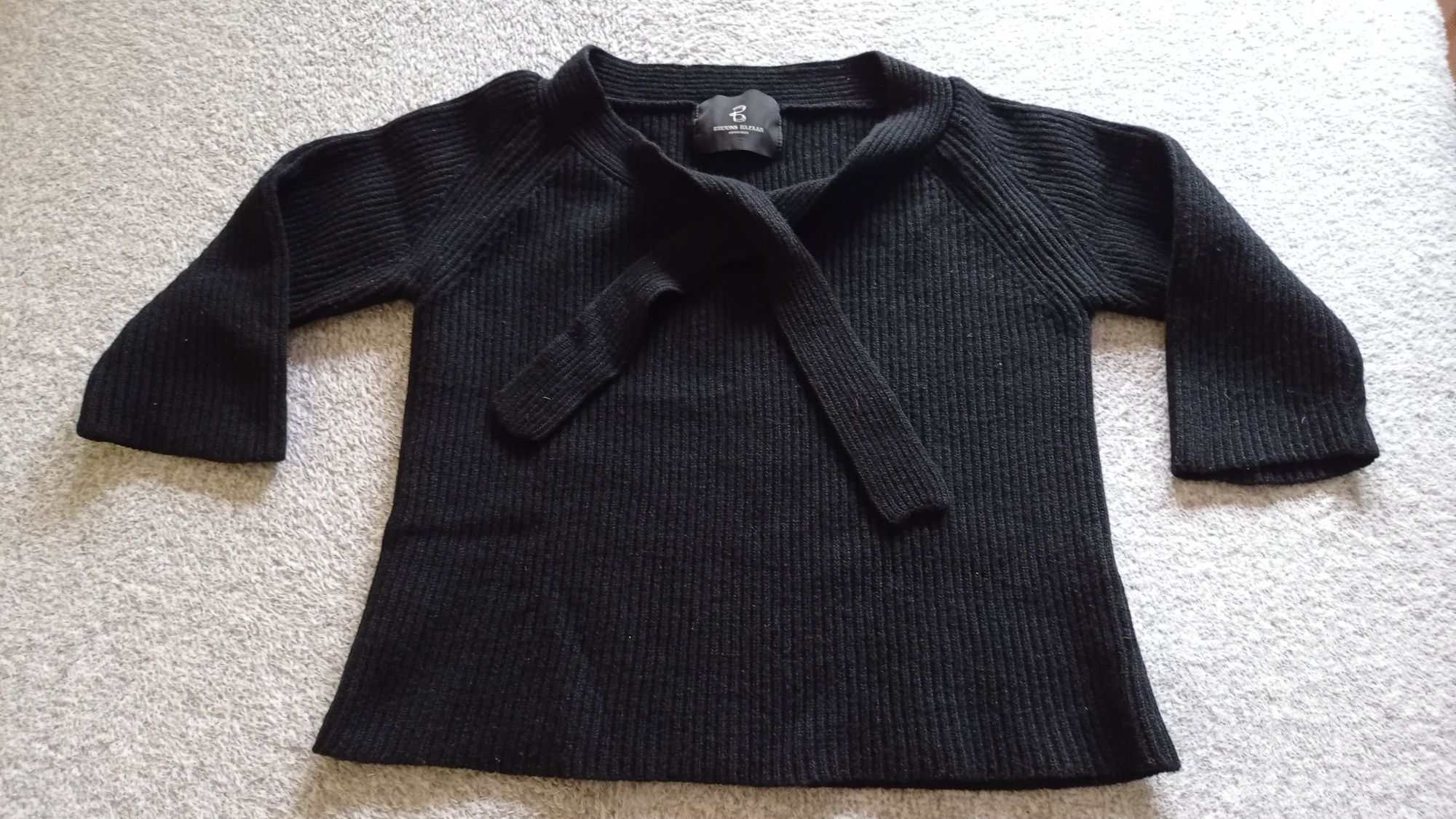 Czarny sweterek 3/4 rękaw wełna merino