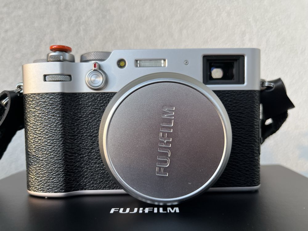 Fujifilm x100v srebrny