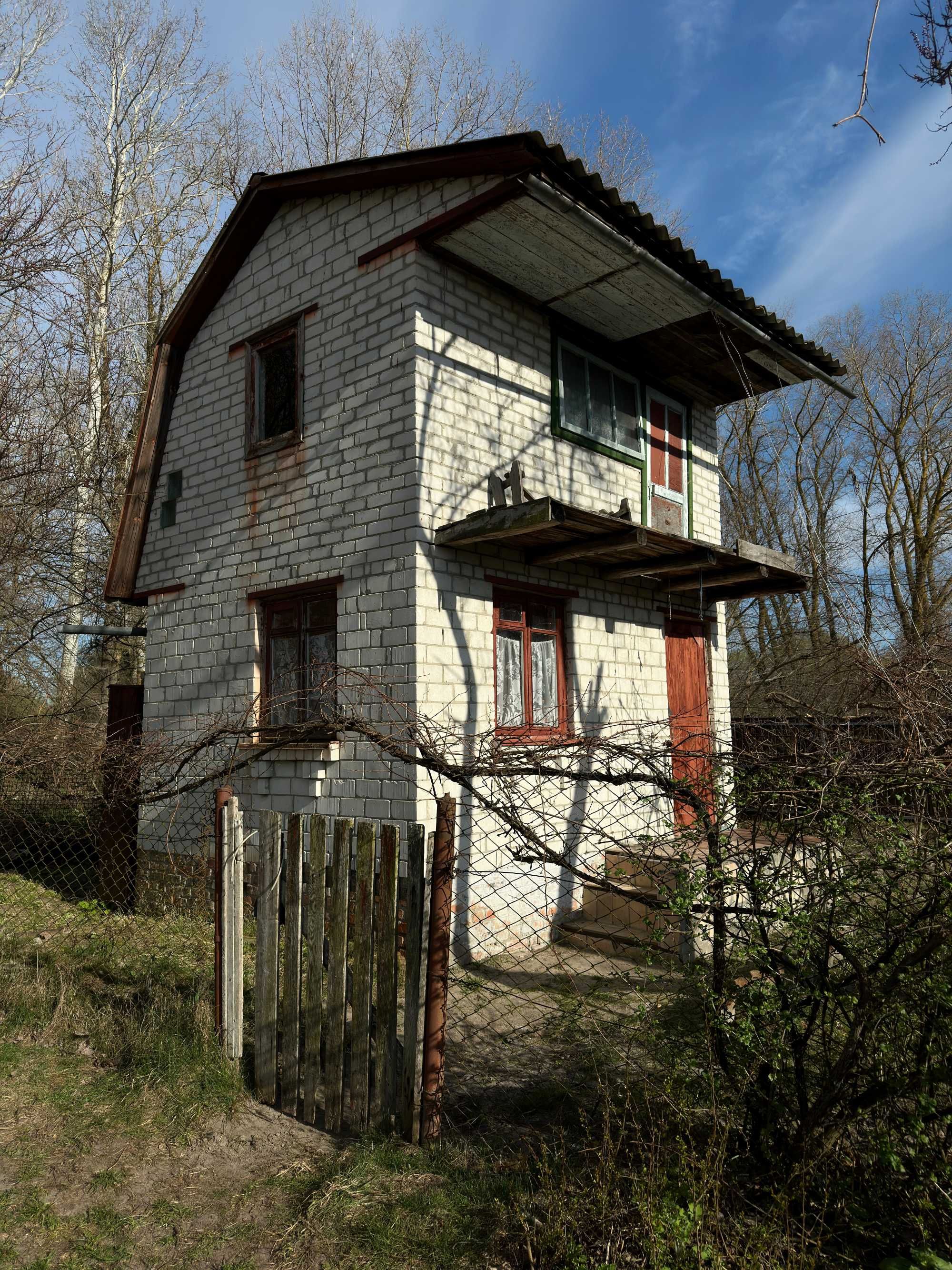 Двоповерхова Дача для Відпочинку на Березі Річки, Жавинка RD