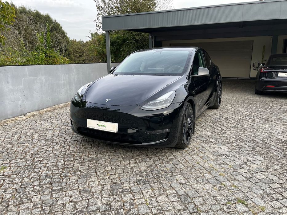 Tesla Model Y Performance Dual Motor AWD