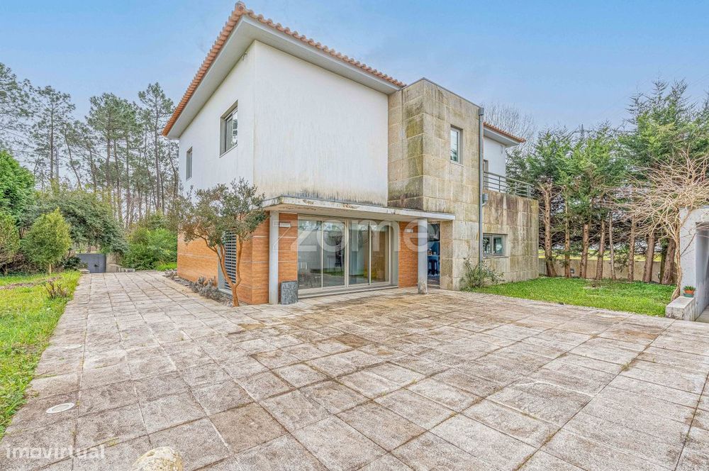 Moradia T4 mobilada para Arrendamento - Alvarães