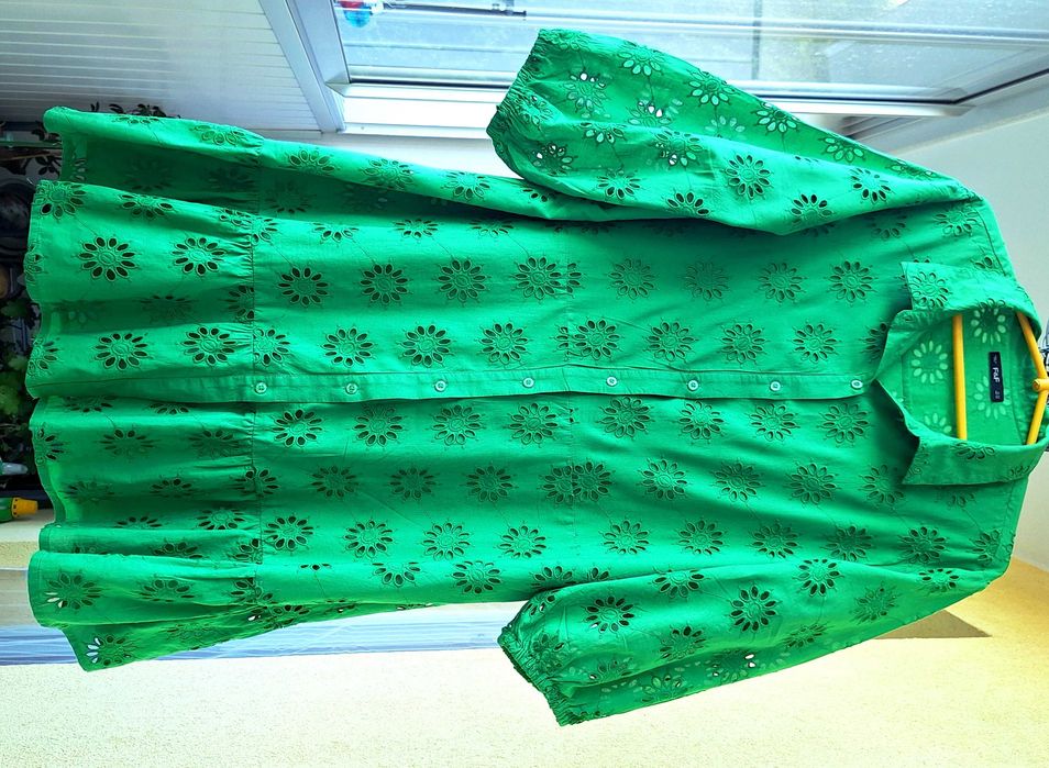 Bawełniana zielona haftowana sukienka F&F