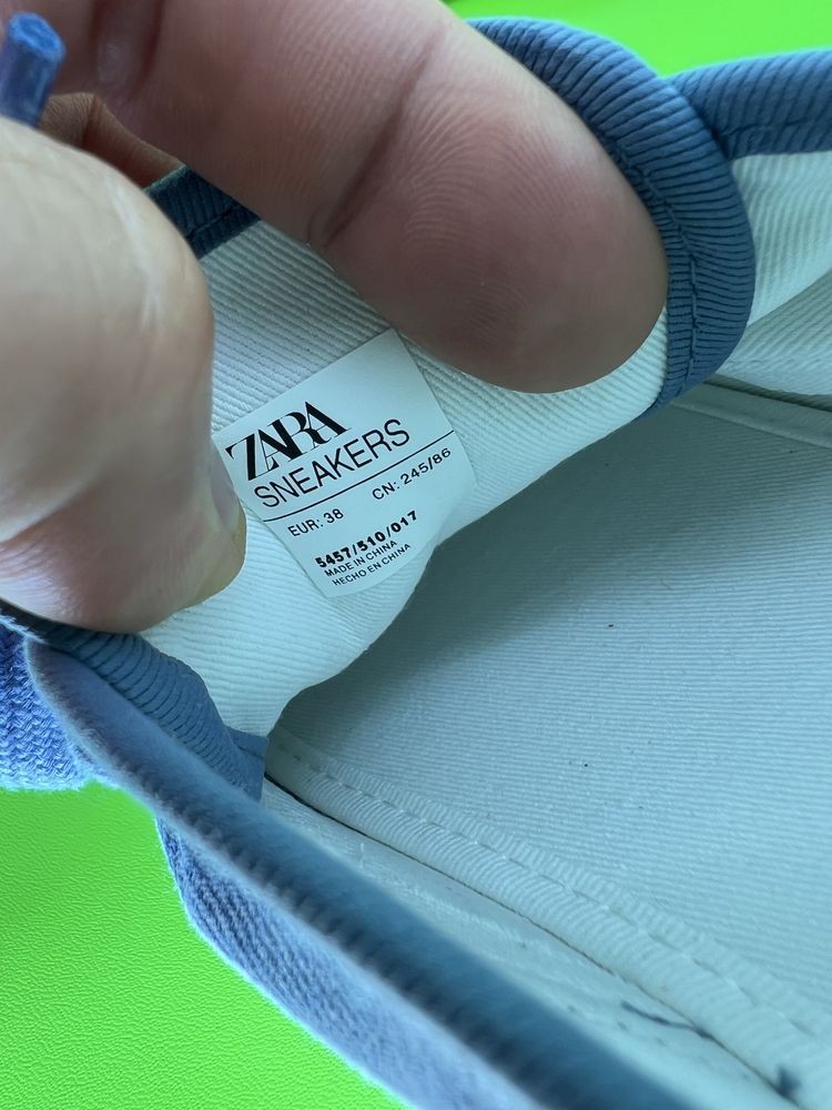 Кросівки 38р.24,5см. Zara
