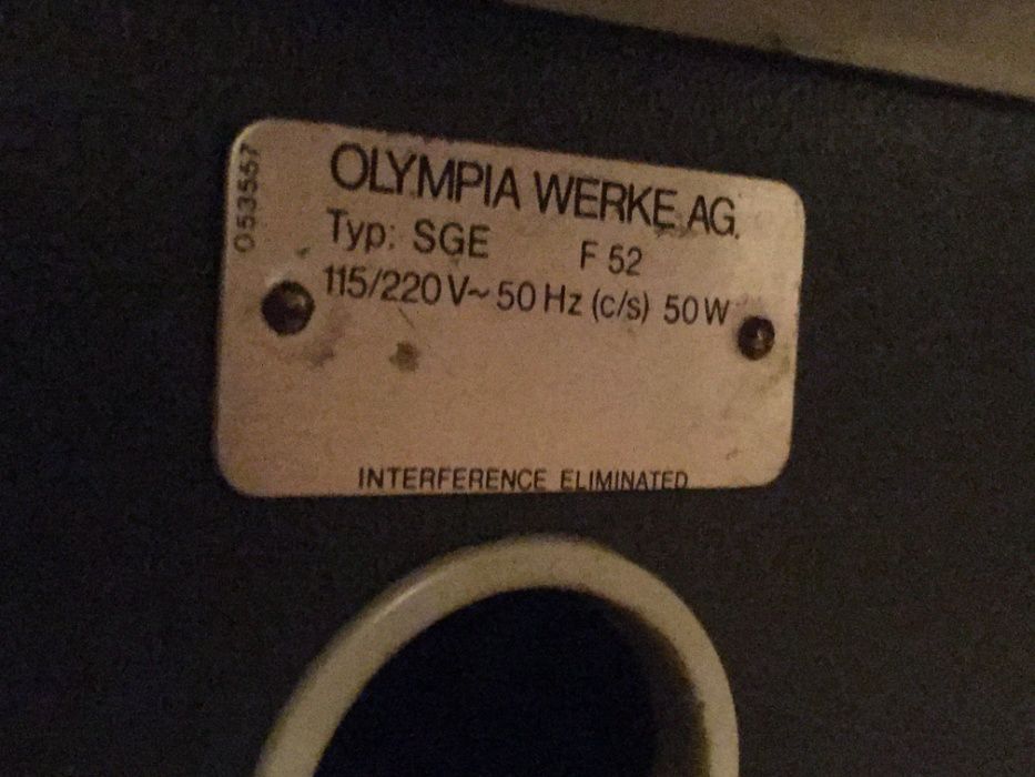 Máquina de escrever Olympia Werke AG. Wilhelmshaven