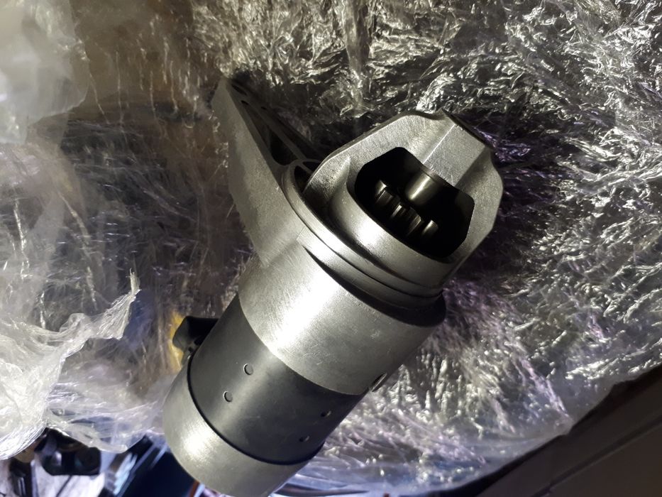 Продам стартер на ниссан Р12