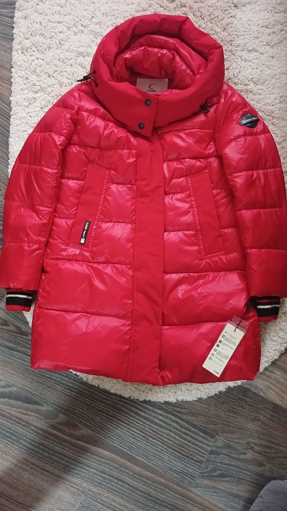 Продам  новый  красный пуховик