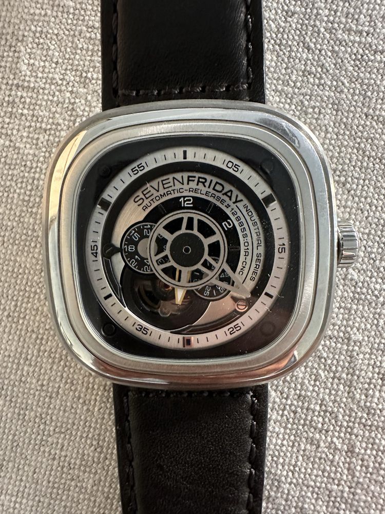 Relógio Sevenfriday P1B/01 como novo