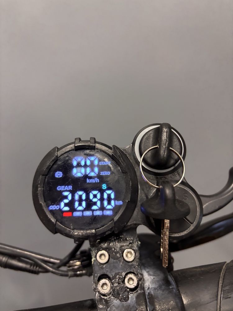 Sprzedam !uszkodzoną! hulajnogę elektryczną dece es20