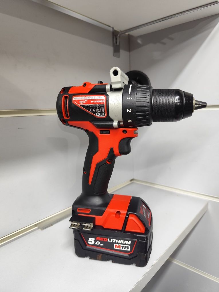 Milwaukee M18 BLDD2/ акумуляторний безщітковий шуруповерт Мілвоке ориг