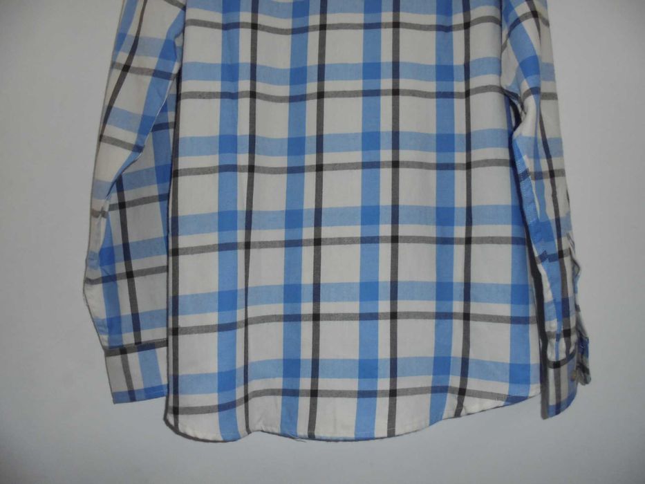 camisa de homem nova com etiqueta
