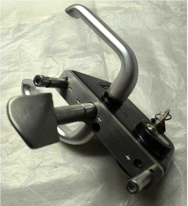 Zamek przemysłowy do bram przesuwnych