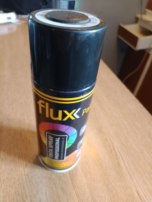 Tinta preto brilhante