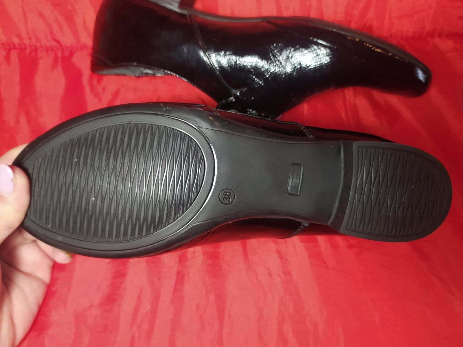 Новые Кожаные женские туфли 38 размера