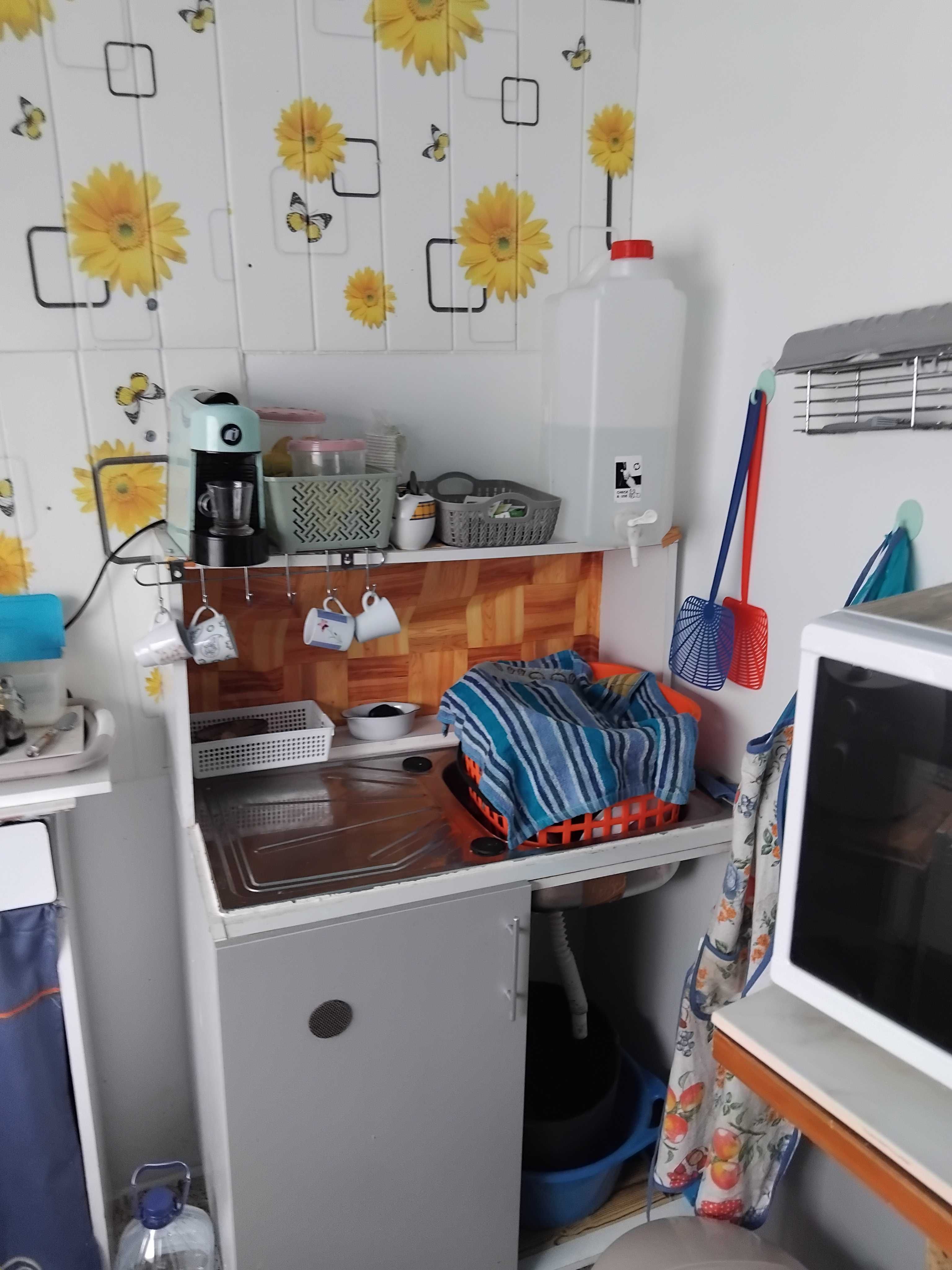 Roulote com avançado  fixo